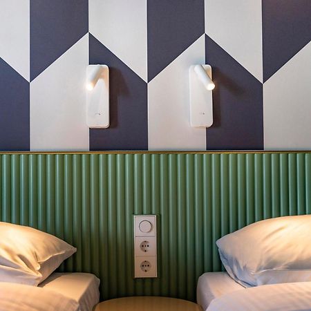 Tourist Inn Hotel Amsterdam Esterno foto