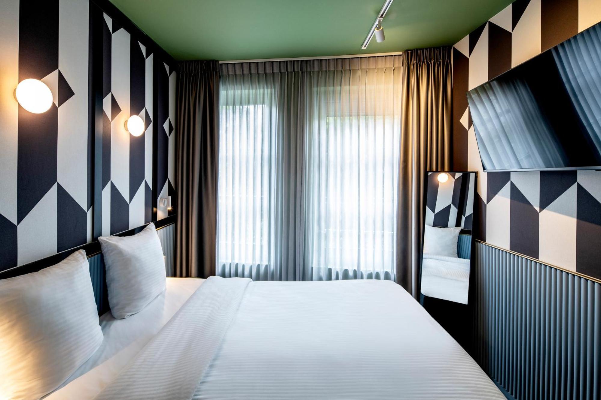 Tourist Inn Hotel Amsterdam Esterno foto