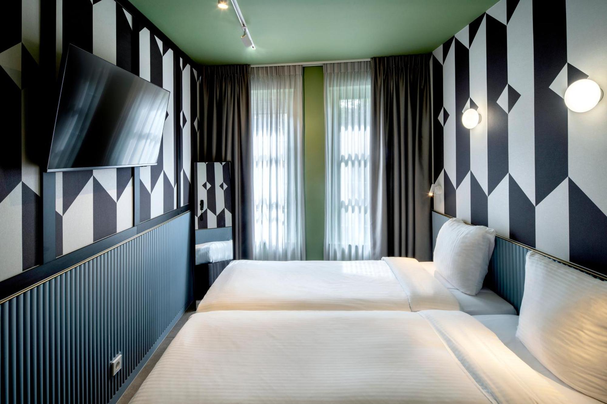Tourist Inn Hotel Amsterdam Esterno foto