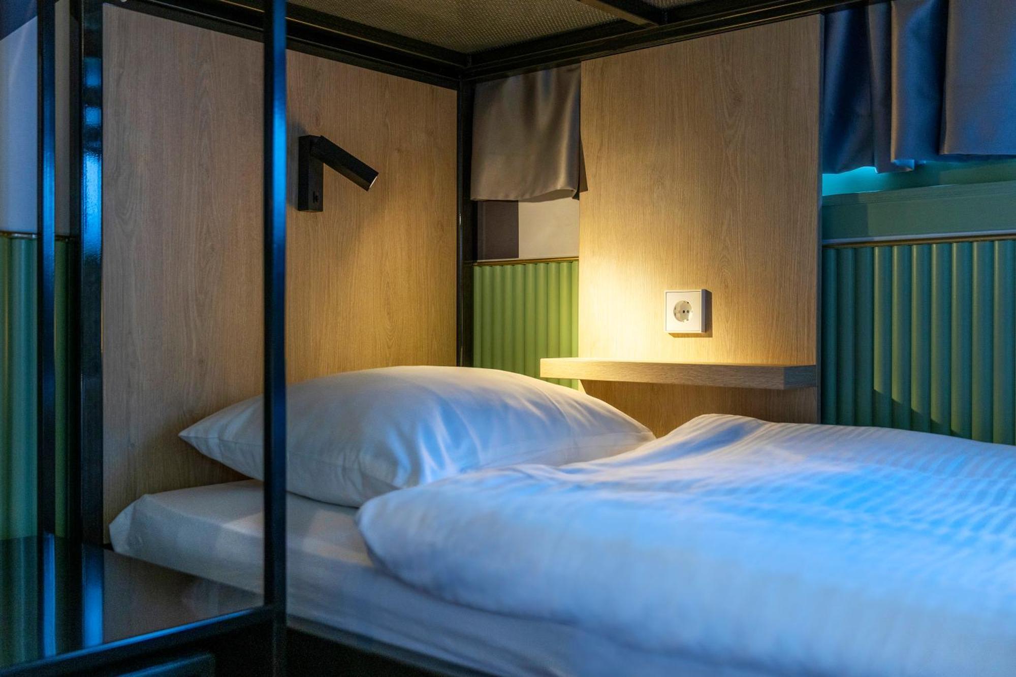 Tourist Inn Hotel Amsterdam Esterno foto