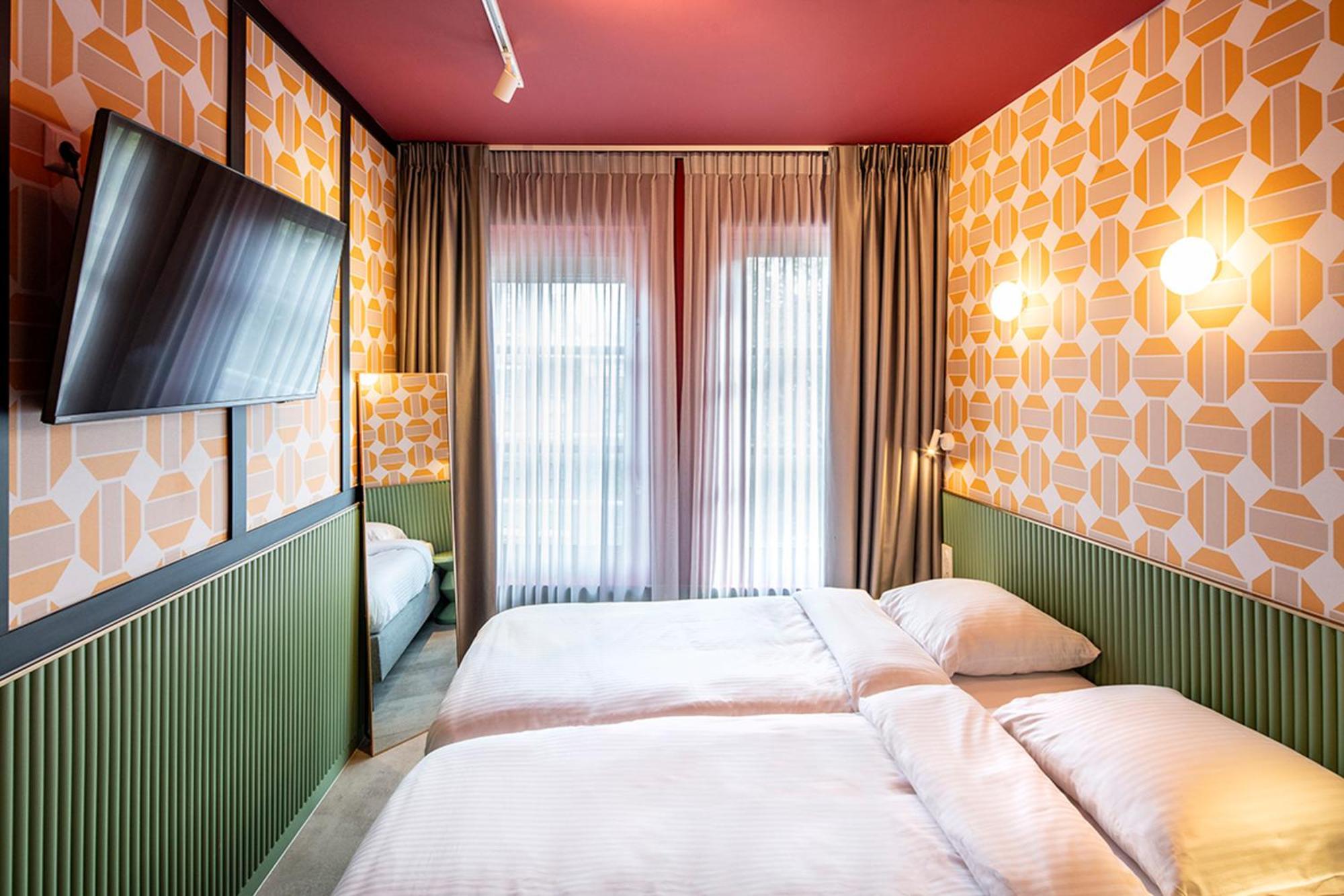 Tourist Inn Hotel Amsterdam Esterno foto