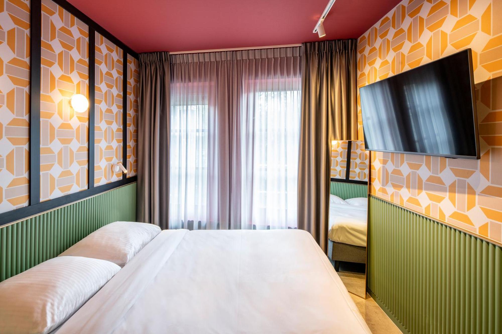 Tourist Inn Hotel Amsterdam Esterno foto